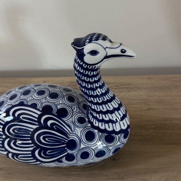 Vintage Thai Blue and White Porcelain Pheasant Bird Figurine - Picture 4 of 5